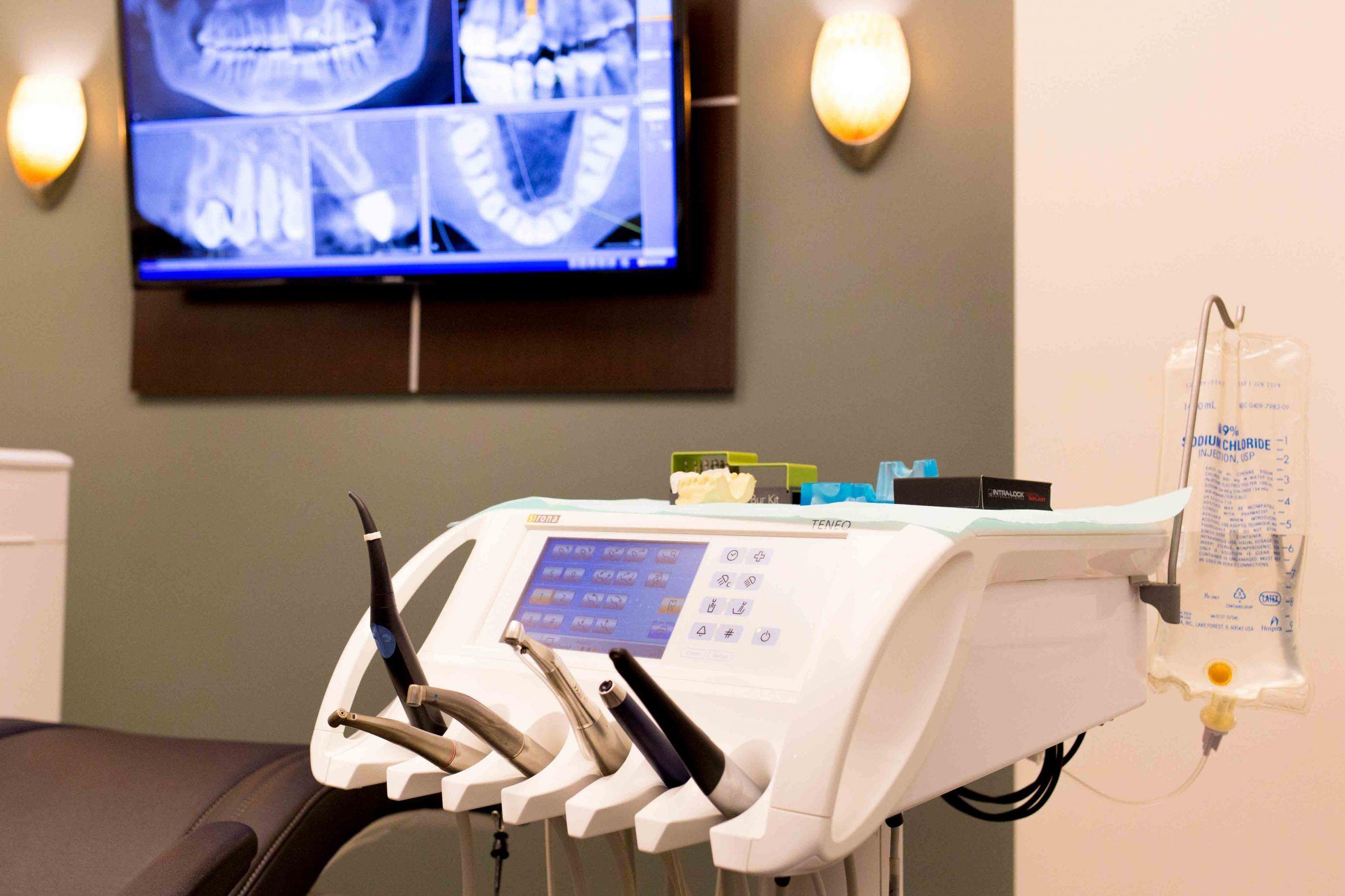 Dr. Blodgett and Christy demonstrate the SMART mercury removal technique to showcase one of the safest ways to remove mercury from a patient's mouth.